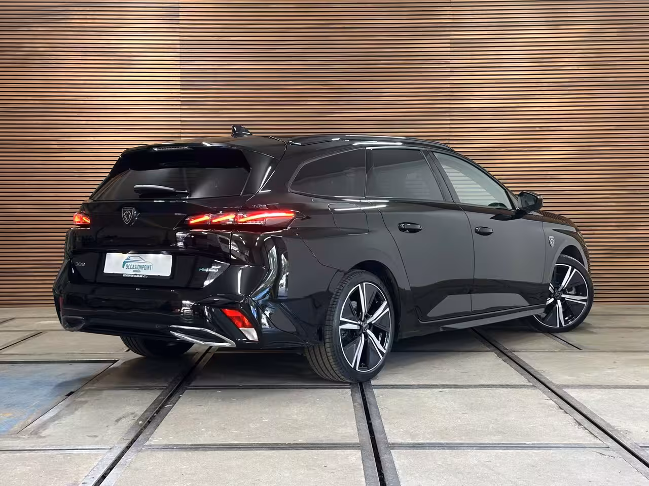 Peugeot 308 SW 1.6 Plug-in Hybrid 180 GT | 360° Camera | Matrix LED | Carplay | Alcantara | Massage | 18