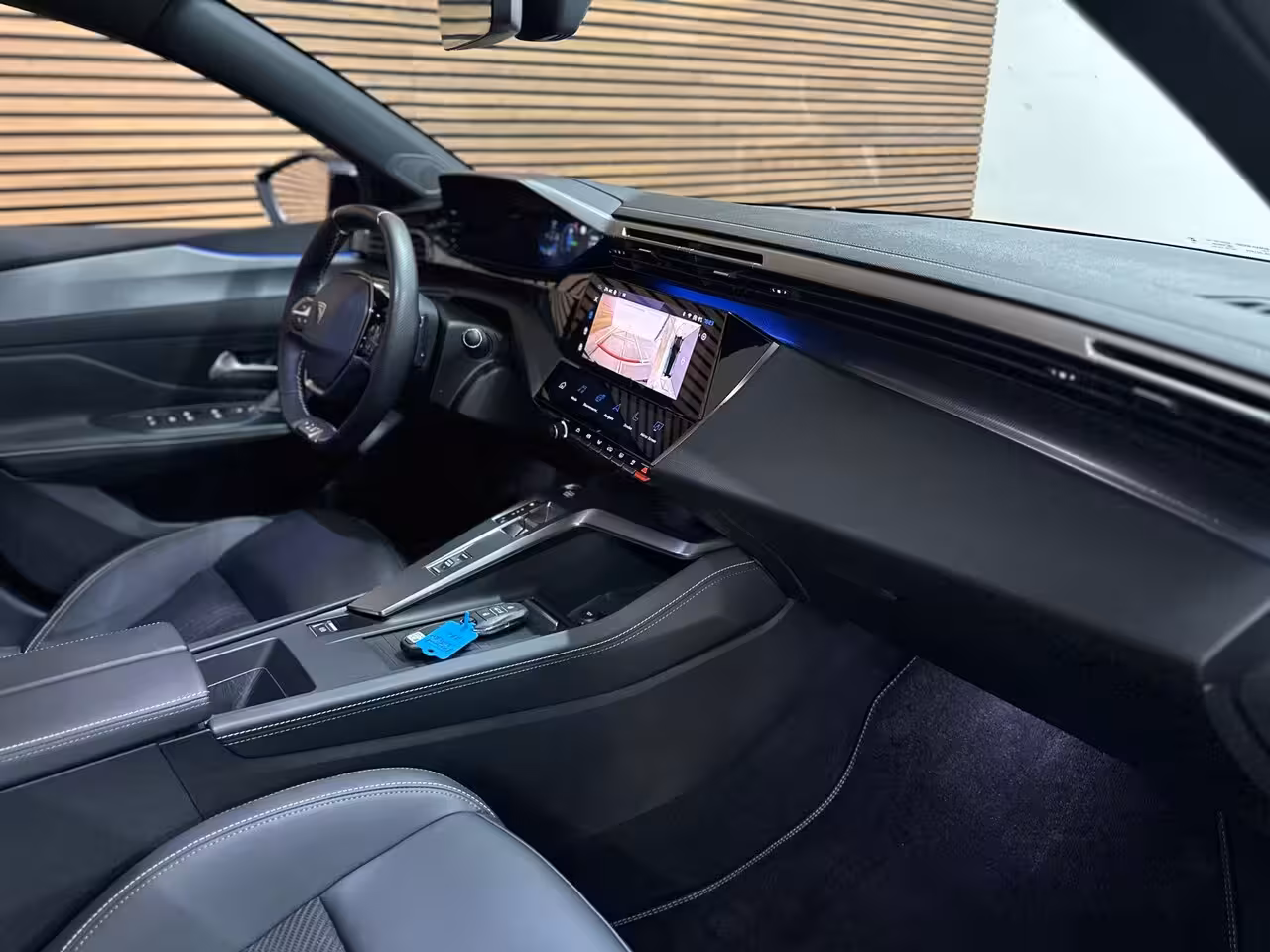 Peugeot 308 SW 1.6 Plug-in Hybrid 180 GT | 360° Camera | Matrix LED | Carplay | Alcantara | Massage | 18