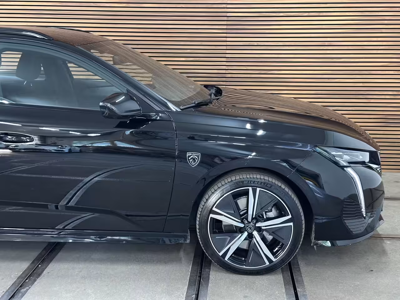 Peugeot 308 SW 1.6 Plug-in Hybrid 180 GT | 360° Camera | Matrix LED | Carplay | Alcantara | Massage | 18