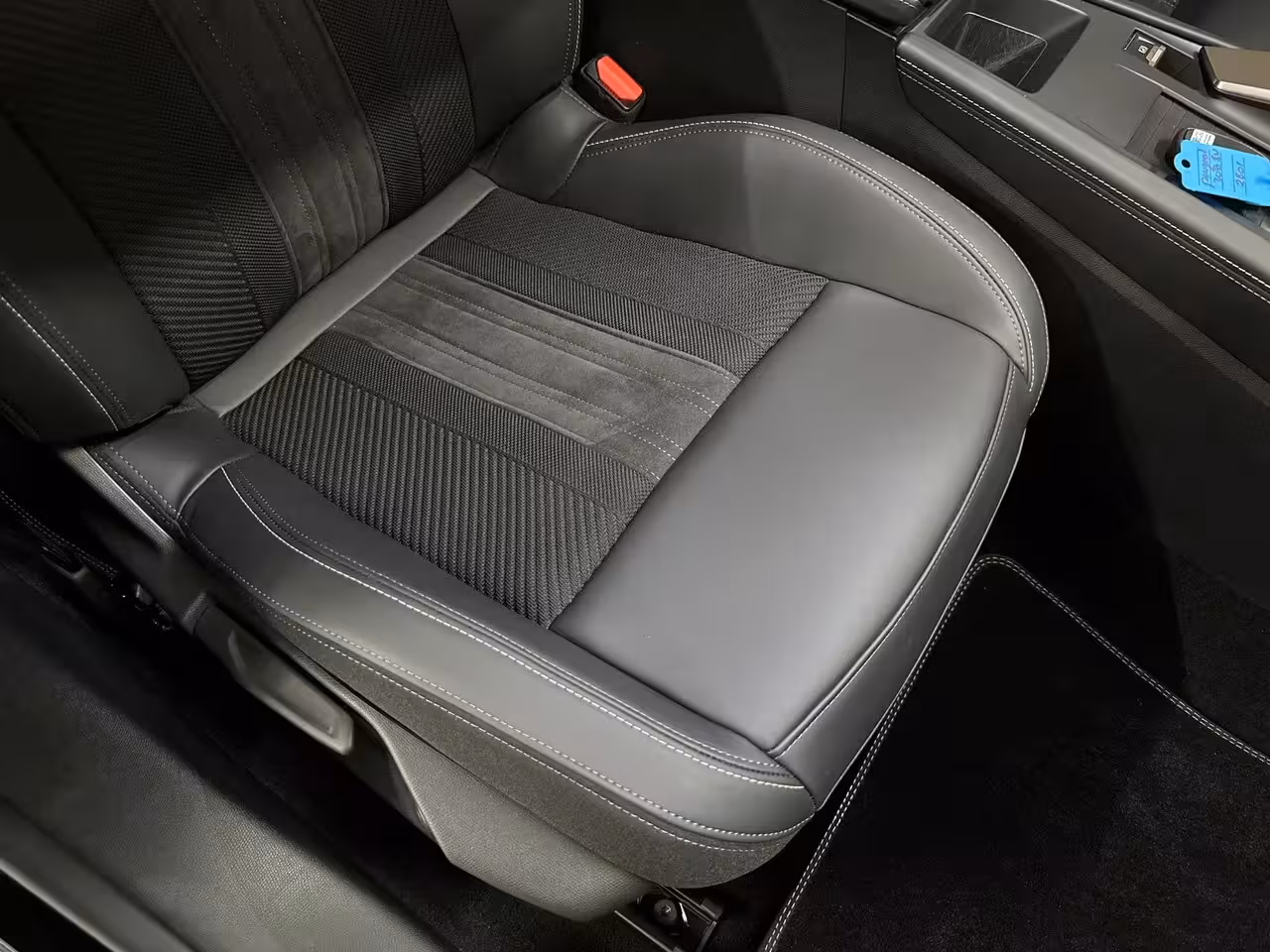 Peugeot 308 SW 1.6 Plug-in Hybrid 180 GT | 360° Camera | Matrix LED | Carplay | Alcantara | Massage | 18
