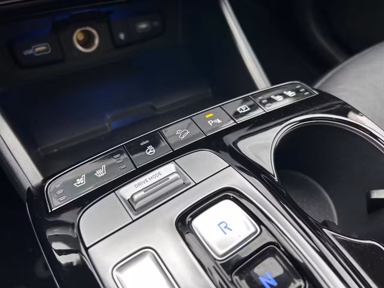 Hyundai Tucson 1.6 T-GDI HEV Premium Sky | + Winterbanden | 1650kg trekgewicht | Navi | 360 Camera | Stoe