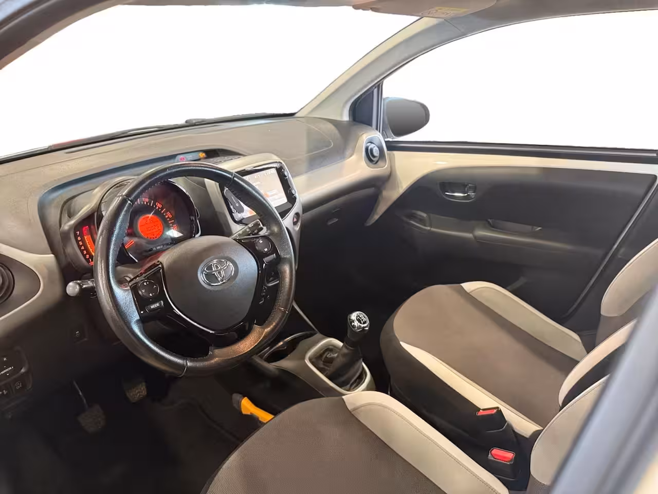 Toyota Aygo 1.0 VVT-i x-play *Telefoon*Camera*Airco*Cruise*Mooie Auto