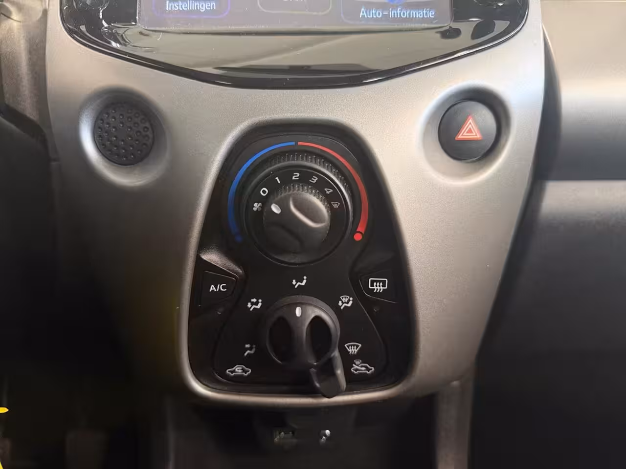 Toyota Aygo 1.0 VVT-i x-play *Telefoon*Camera*Airco*Cruise*Mooie Auto