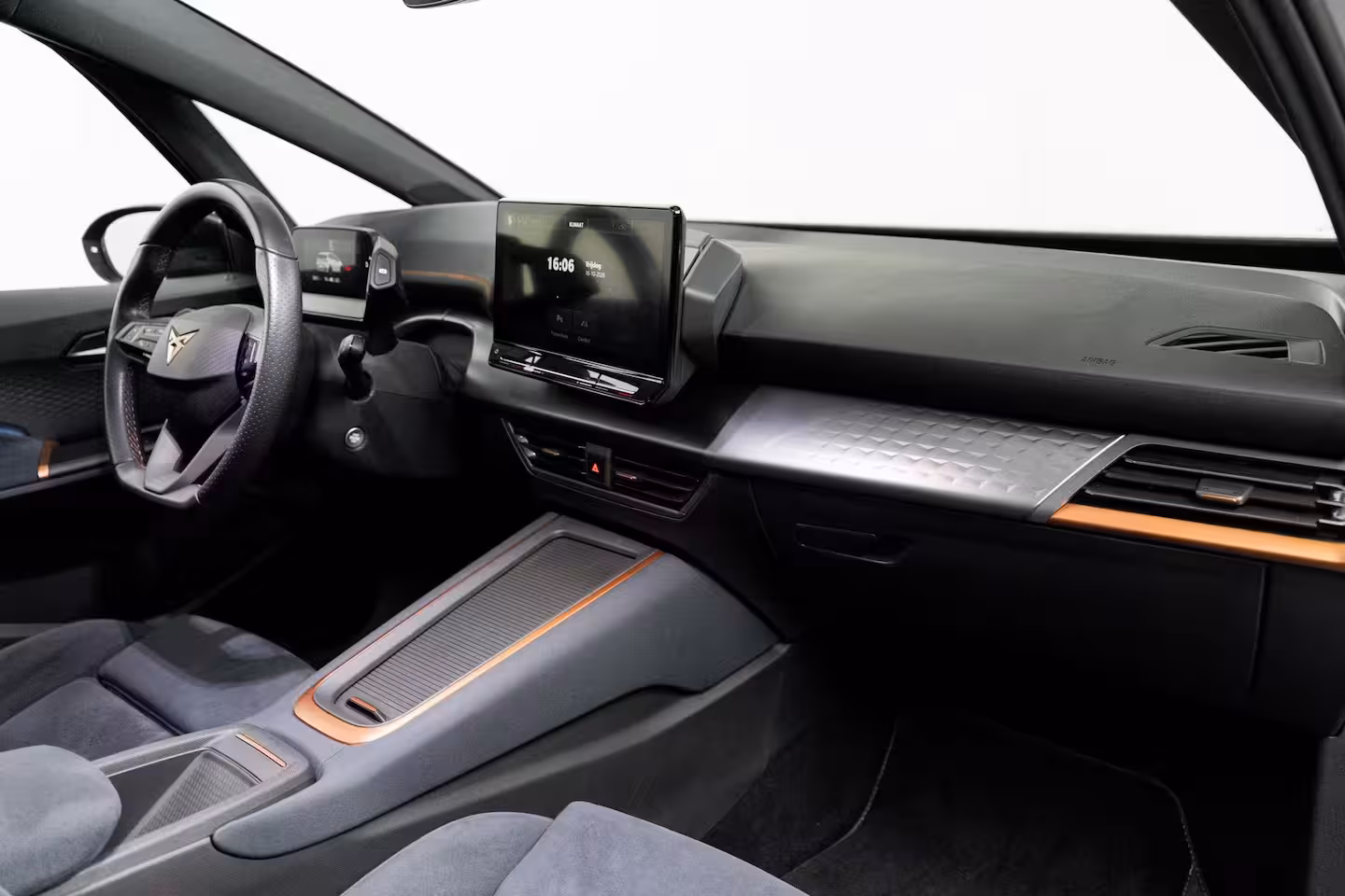 Cupra Born 62 kWh 204PK Adrenaline | PANORAMADAK | 19 INCH | NAVIGATIE | STOEL + STUURVERW. | HUD | W