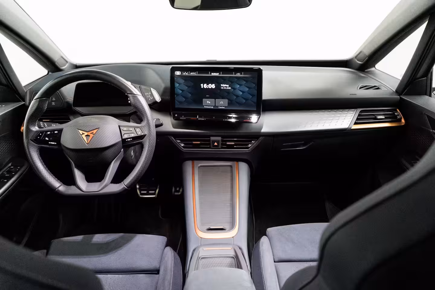 Cupra Born 62 kWh 204PK Adrenaline | PANORAMADAK | 19 INCH | NAVIGATIE | STOEL + STUURVERW. | HUD | W