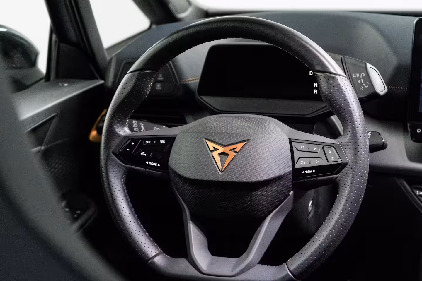 Cupra Born 62 kWh 204PK Adrenaline | PANORAMADAK | 19 INCH | NAVIGATIE | STOEL + STUURVERW. | HUD | W