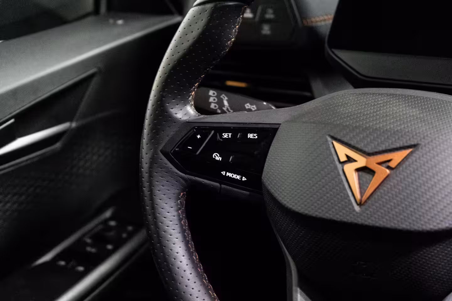Cupra Born 62 kWh 204PK Adrenaline | PANORAMADAK | 19 INCH | NAVIGATIE | STOEL + STUURVERW. | HUD | W