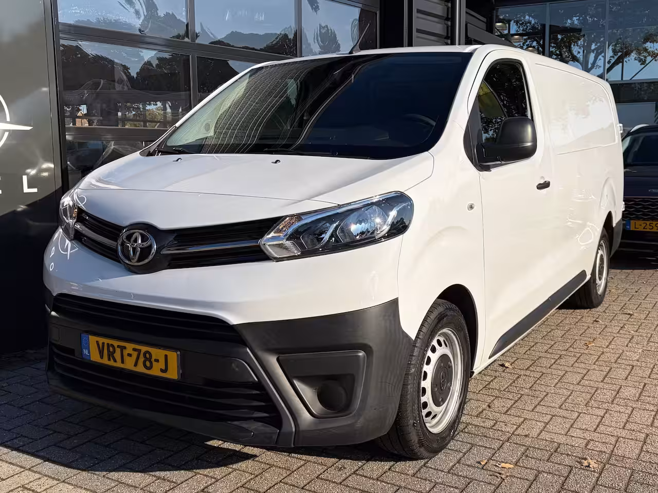 Toyota ProAce Worker 2.0 D-4D L3 145 PK Live Long | TREKHAAK| DEALER ONDERHOUDEN| EERSTE EIGENAAR| 3-PERSOONS|
