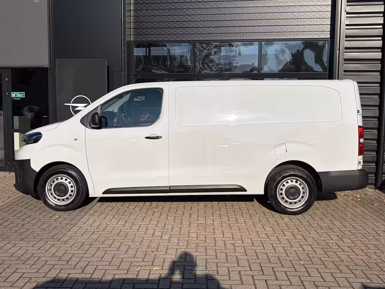 Toyota ProAce Worker 2.0 D-4D L3 145 PK Live Long | TREKHAAK| DEALER ONDERHOUDEN| EERSTE EIGENAAR| 3-PERSOONS|