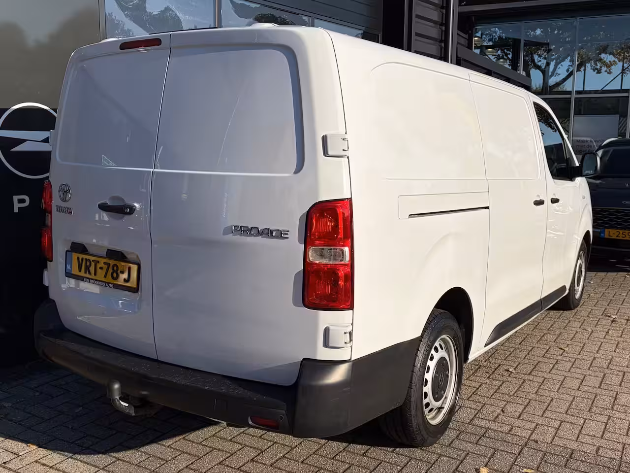 Toyota ProAce Worker 2.0 D-4D L3 145 PK Live Long | TREKHAAK| DEALER ONDERHOUDEN| EERSTE EIGENAAR| 3-PERSOONS|