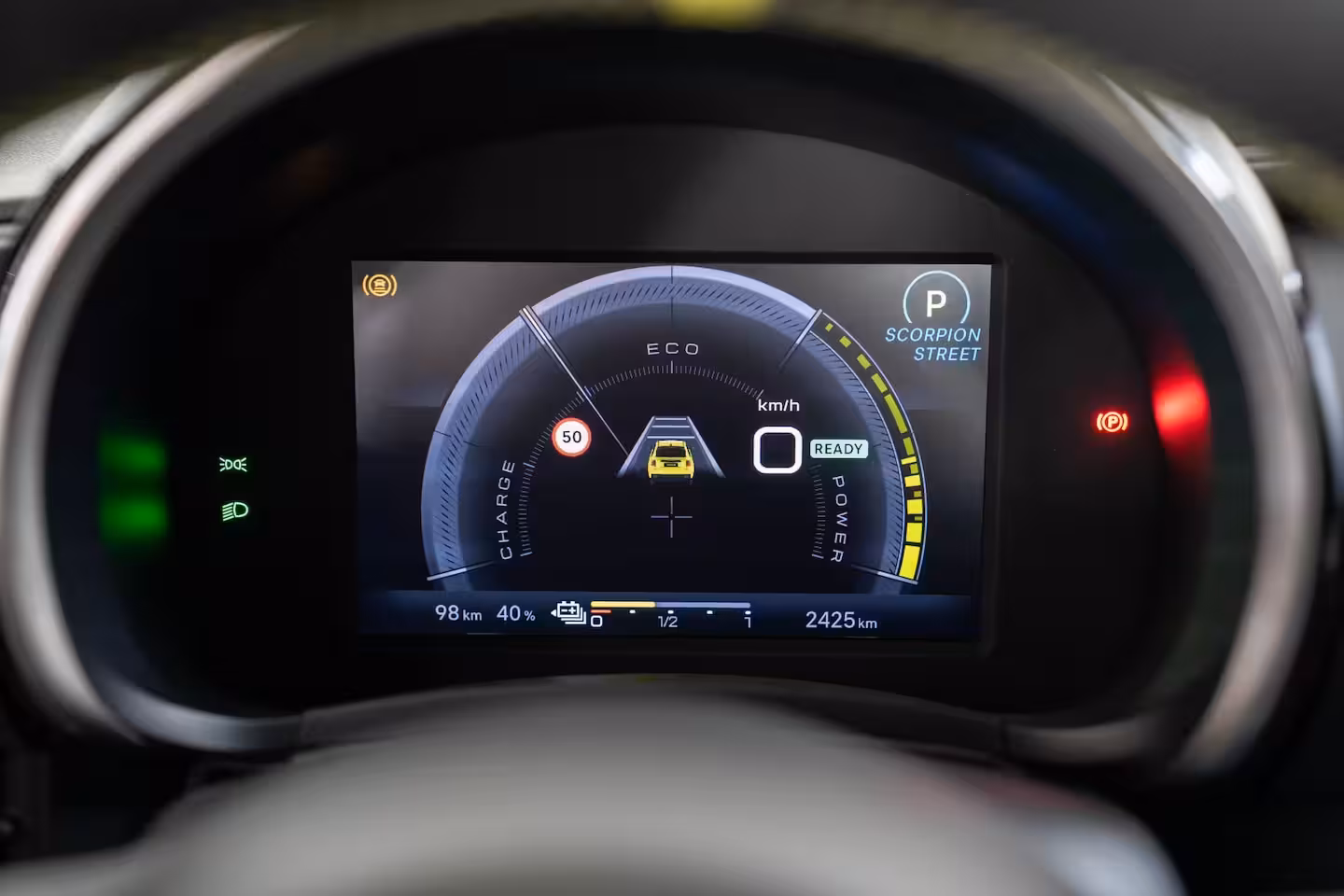 Abarth 600e Scorpionissima 54 kWh | Tot 8 Jaar Garantie | Camera | Navigatie | 20 inch Lichtmetaal | S