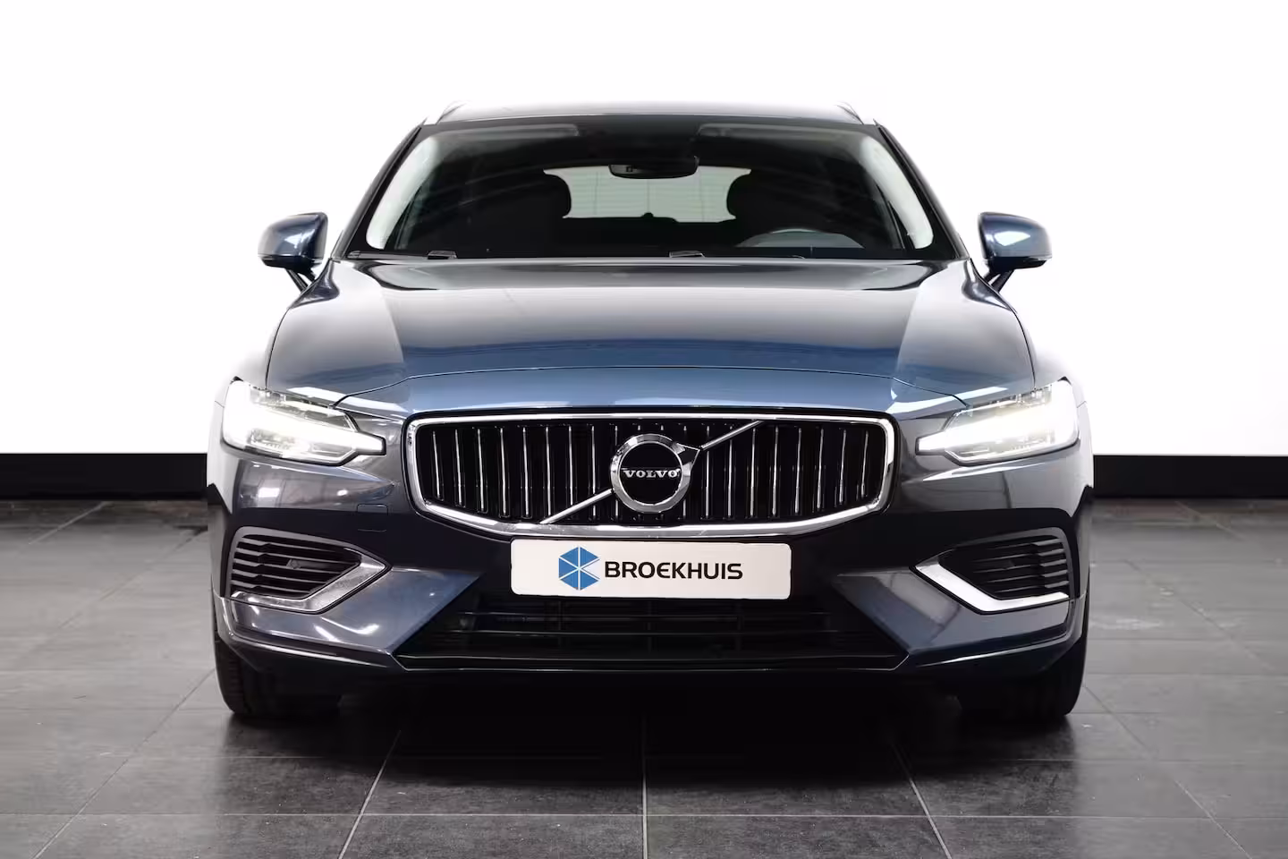 Volvo V60 2.0 T6 Recharge AWD Inscription | Trekhaak | Adaptieve CC | Memory | Stoel & stuurverwarmi