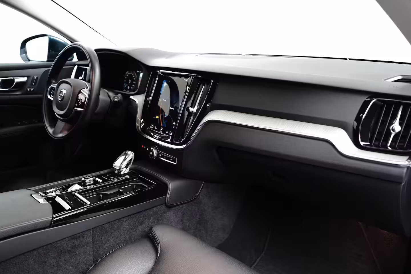 Volvo V60 2.0 T6 Recharge AWD Inscription | Trekhaak | Adaptieve CC | Memory | Stoel & stuurverwarmi