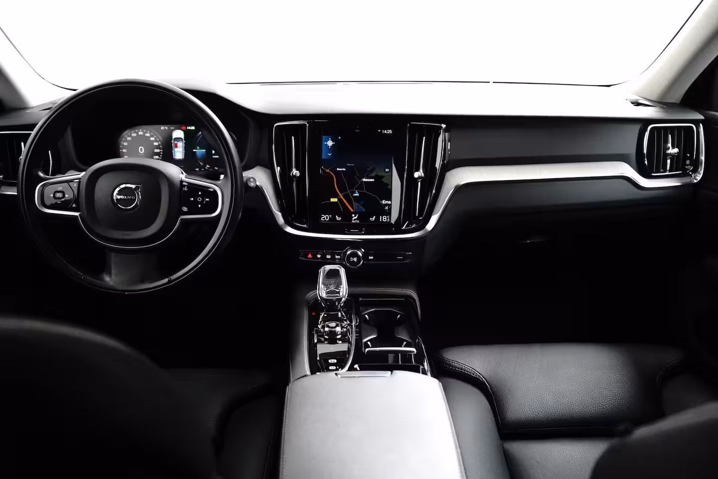 Volvo V60 2.0 T6 Recharge AWD Inscription | Trekhaak | Adaptieve CC | Memory | Stoel & stuurverwarmi
