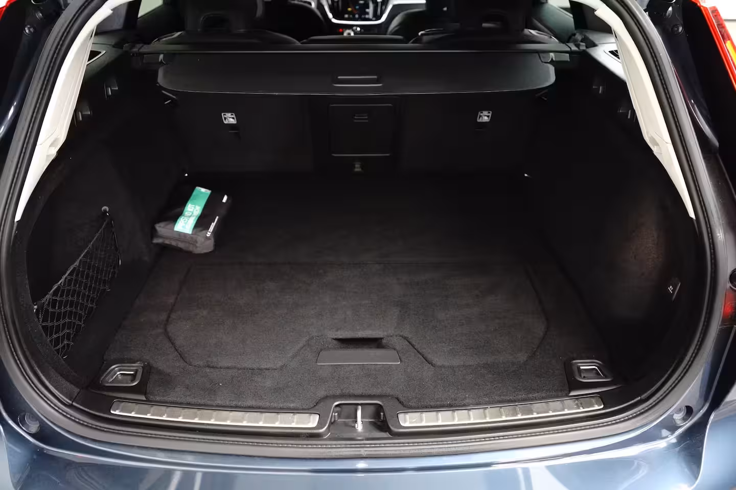 Volvo V60 2.0 T6 Recharge AWD Inscription | Trekhaak | Adaptieve CC | Memory | Stoel & stuurverwarmi