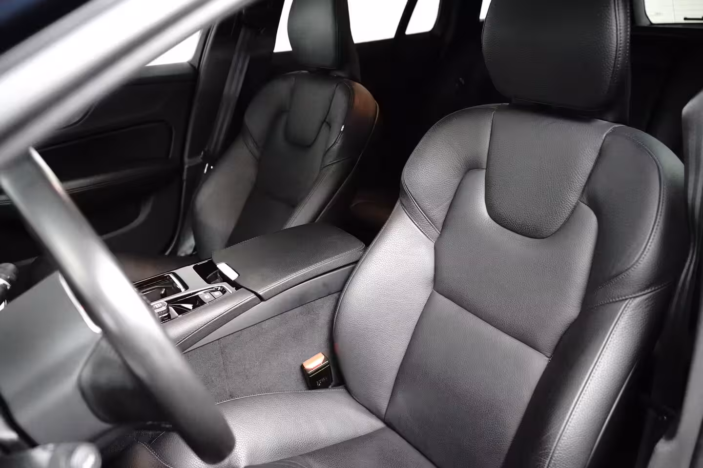 Volvo V60 2.0 T6 Recharge AWD Inscription | Trekhaak | Adaptieve CC | Memory | Stoel & stuurverwarmi