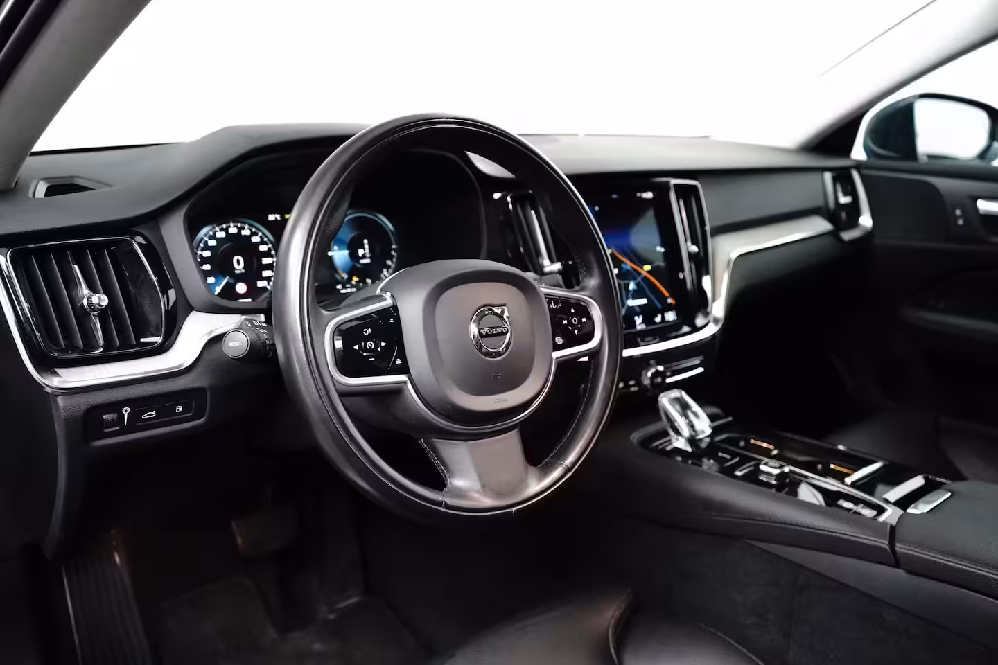 Volvo V60 2.0 T6 Recharge AWD Inscription | Trekhaak | Adaptieve CC | Memory | Stoel & stuurverwarmi