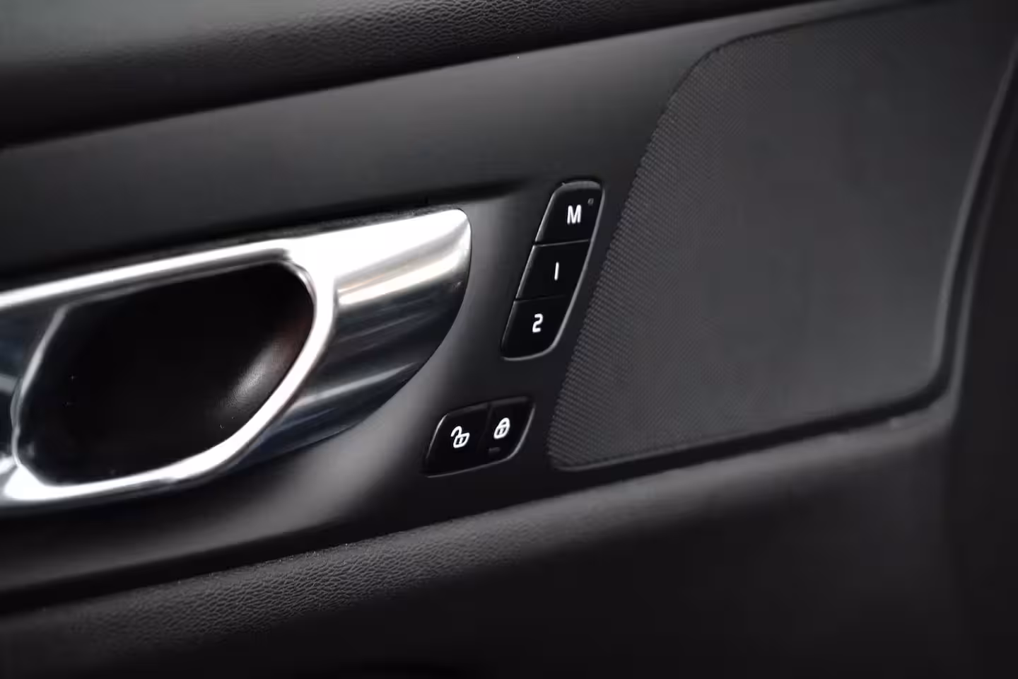 Volvo V60 2.0 T6 Recharge AWD Inscription | Trekhaak | Adaptieve CC | Memory | Stoel & stuurverwarmi