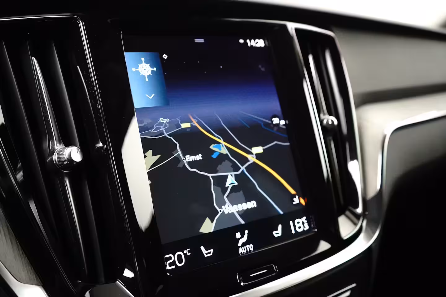 Volvo V60 2.0 T6 Recharge AWD Inscription | Trekhaak | Adaptieve CC | Memory | Stoel & stuurverwarmi