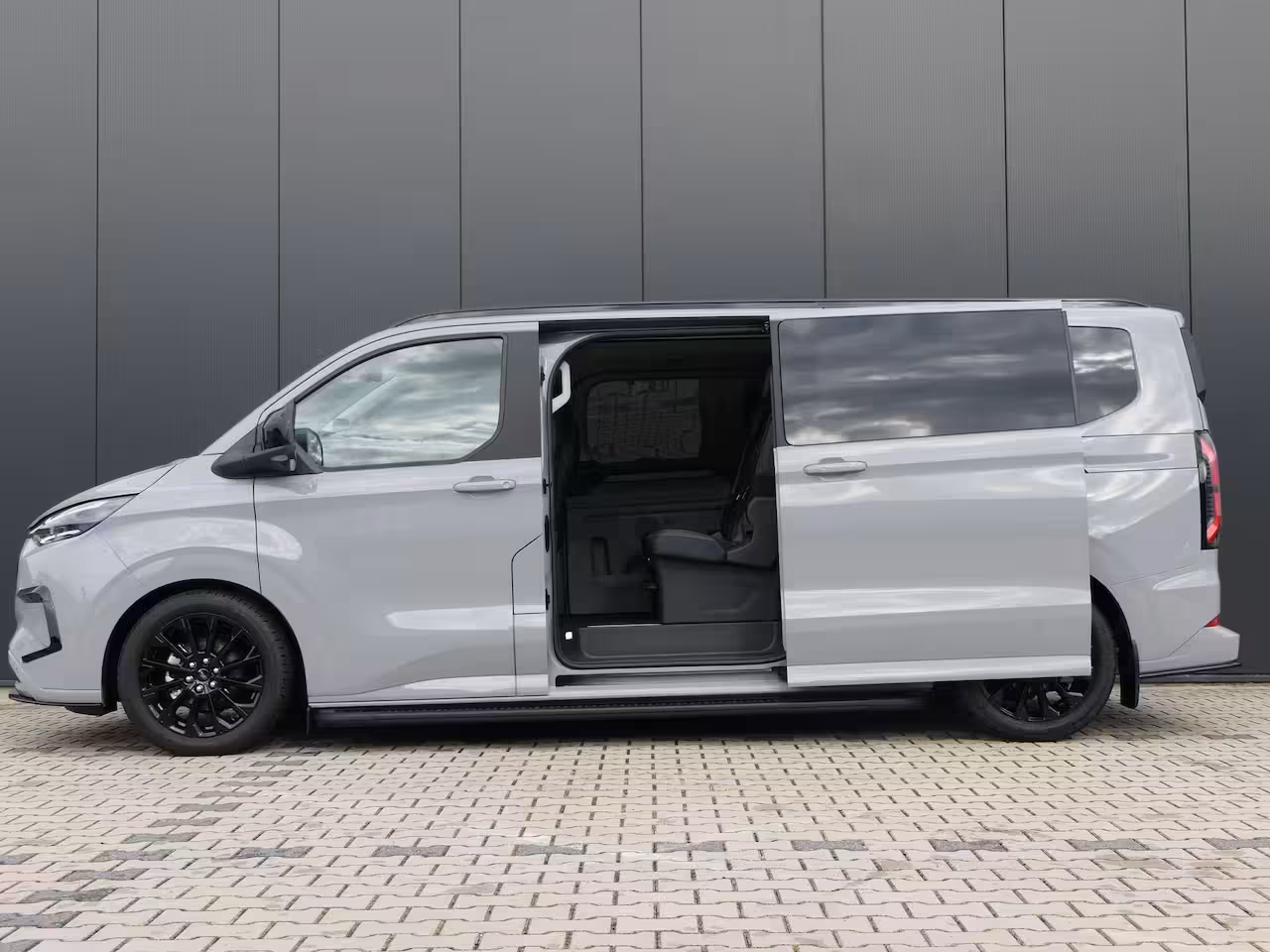 Ford Transit Custom Tourneo 340 2.5 PHEV L2H1 Titanium X | Black Pack | Luxury | Panoramadak | 360 Camera | AGR Stoel