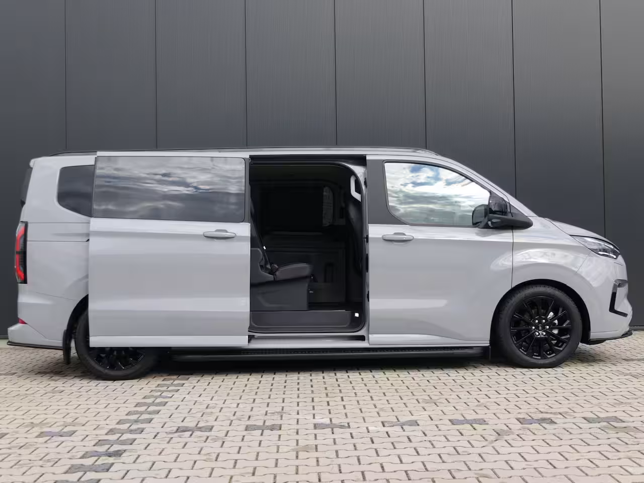 Ford Transit Custom Tourneo 340 2.5 PHEV L2H1 Titanium X | Black Pack | Luxury | Panoramadak | 360 Camera | AGR Stoel