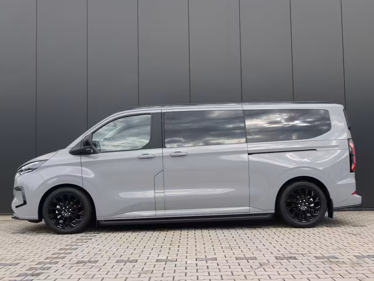 Ford Transit Custom Tourneo 340 2.5 PHEV L2H1 Titanium X | Black Pack | Luxury | Panoramadak | 360 Camera | AGR Stoel