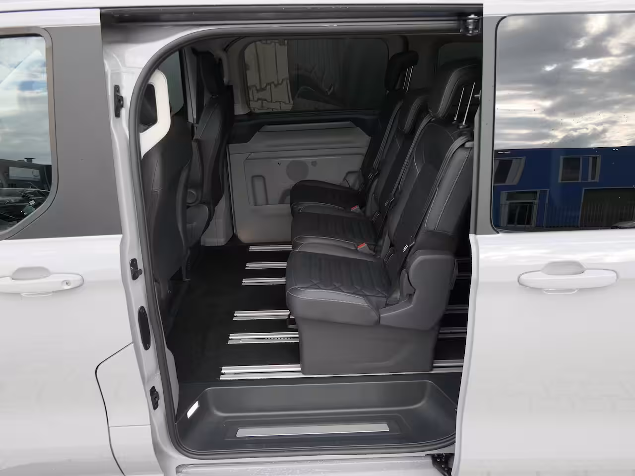 Ford Transit Custom Tourneo 340 2.5 PHEV L2H1 Titanium X | Black Pack | Luxury | Panoramadak | 360 Camera | AGR Stoel