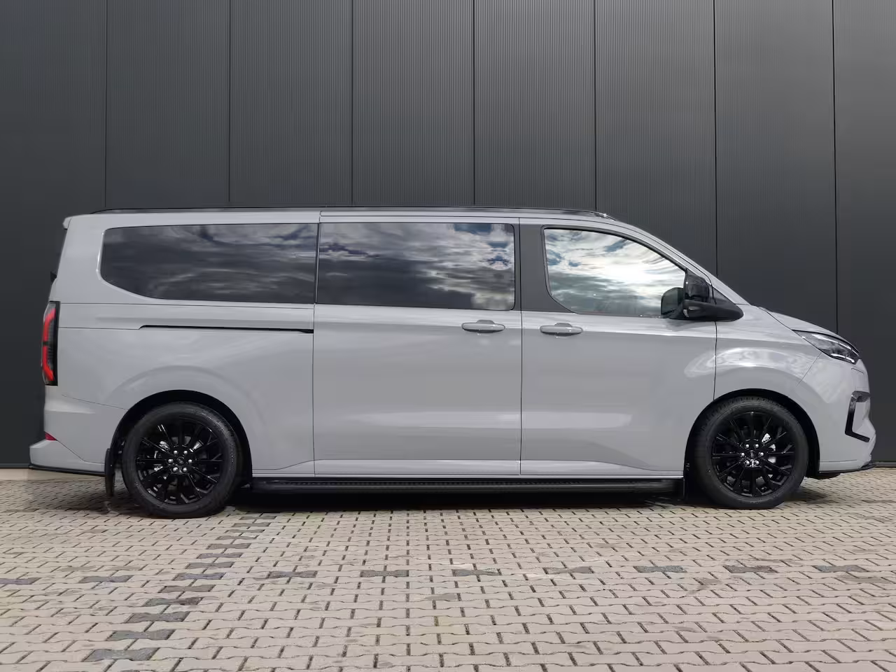 Ford Transit Custom Tourneo 340 2.5 PHEV L2H1 Titanium X | Black Pack | Luxury | Panoramadak | 360 Camera | AGR Stoel