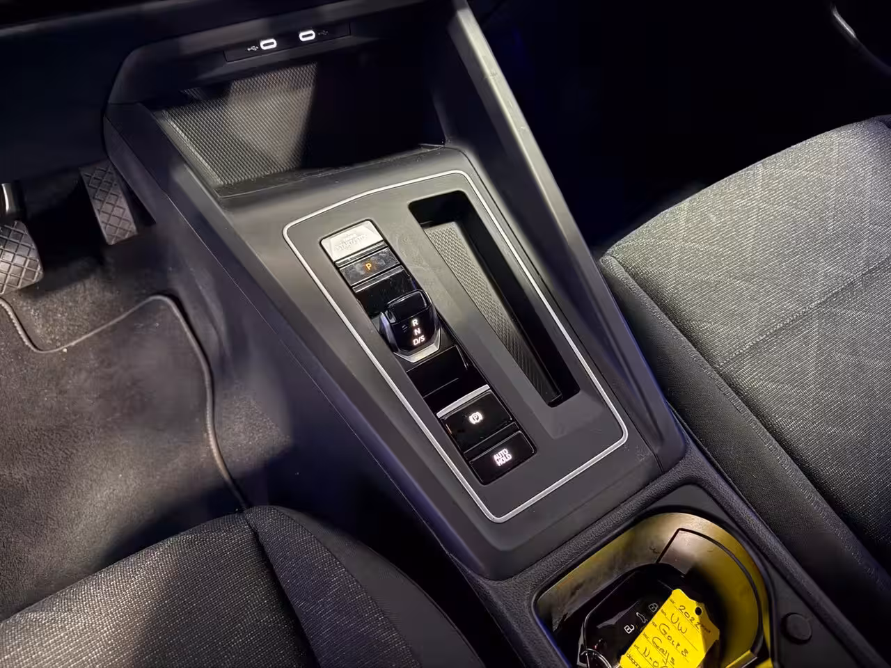 Volkswagen Golf 1.0 eTSI Life Adaptive Cruise|Carplay/automaat