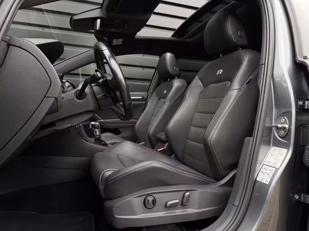 Volkswagen Golf 2.0 TSI R 4MOTION PANO