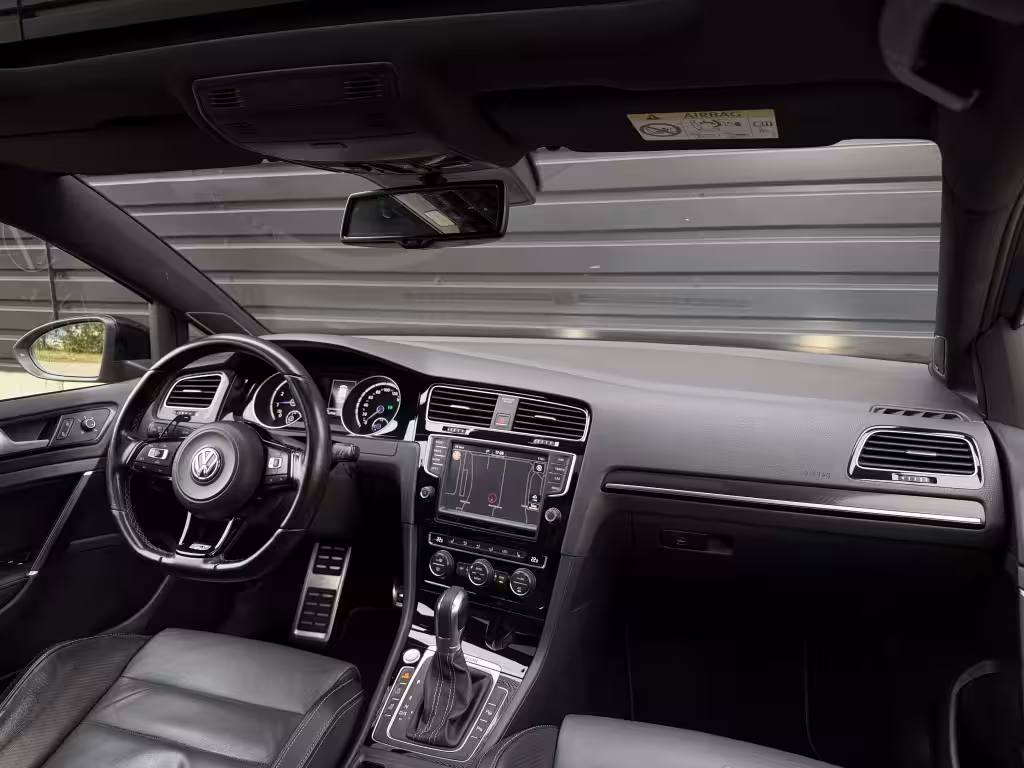 Volkswagen Golf 2.0 TSI R 4MOTION PANO