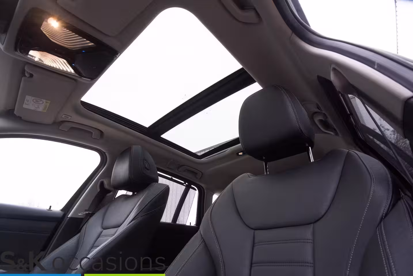 BMW 3-serie Touring 330e xDrive Pano Led Leder Business Edition Plus