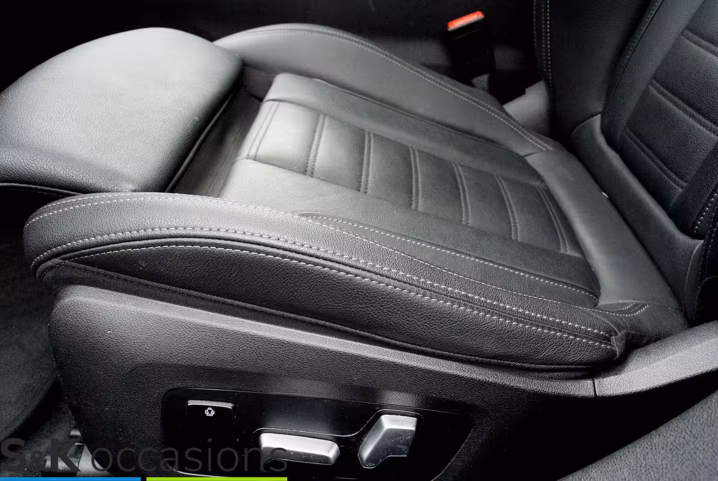 BMW 3-serie Touring 330e xDrive Pano Led Leder Business Edition Plus