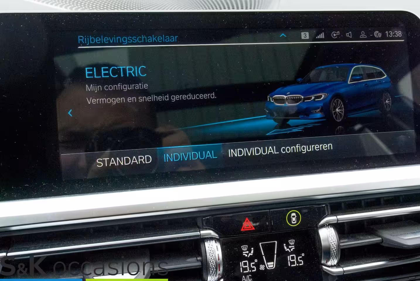BMW 3-serie Touring 330e xDrive Pano Led Leder Business Edition Plus