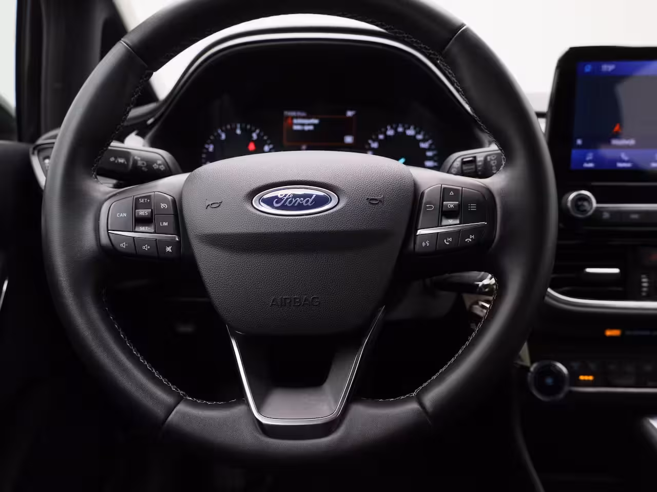 Ford Fiesta 1.0 EcoBoost Hybrid Titanium | AUTOMAAT | Cruise Control | Airco | Draadloos Opladen | Nav