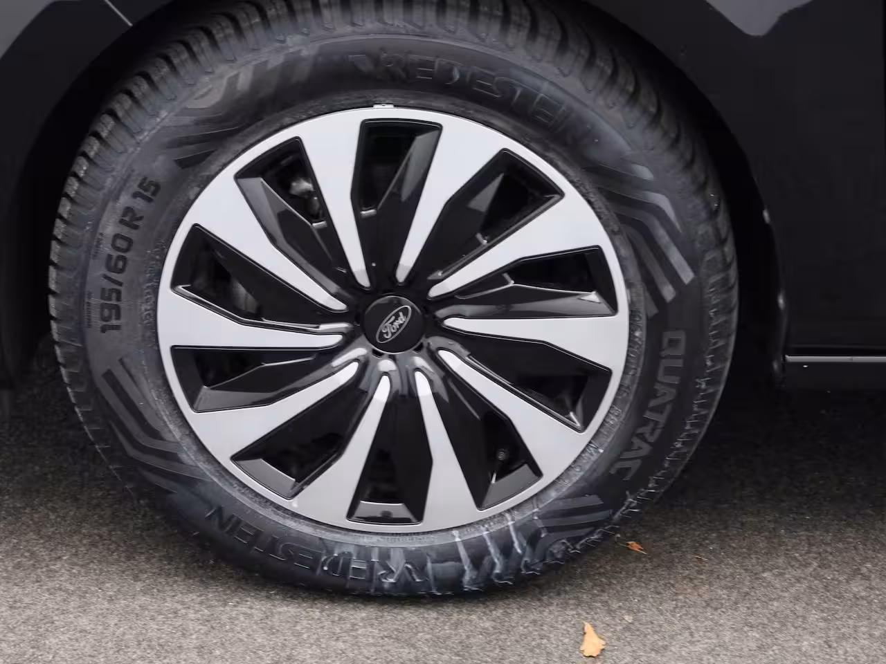 Ford Fiesta 1.0 EcoBoost Hybrid Titanium | AUTOMAAT | Cruise Control | Airco | Draadloos Opladen | Nav