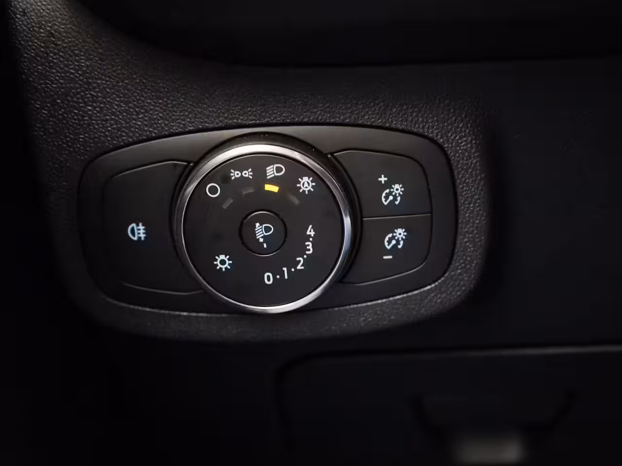 Ford Fiesta 1.0 EcoBoost Hybrid Titanium | AUTOMAAT | Cruise Control | Airco | Draadloos Opladen | Nav