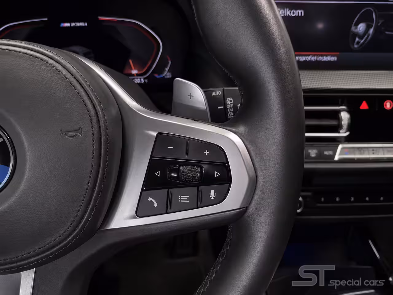 BMW 1-serie M135i xDrive|Harman|HUP|Memory|Leder|Virtual