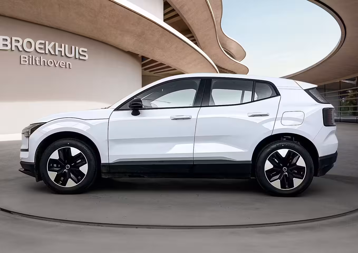 Volvo EX30 Single Motor Plus Europa 51 kWh | Stoel + Stuurverwarming | 18 inch LM Velgen | PDC + came