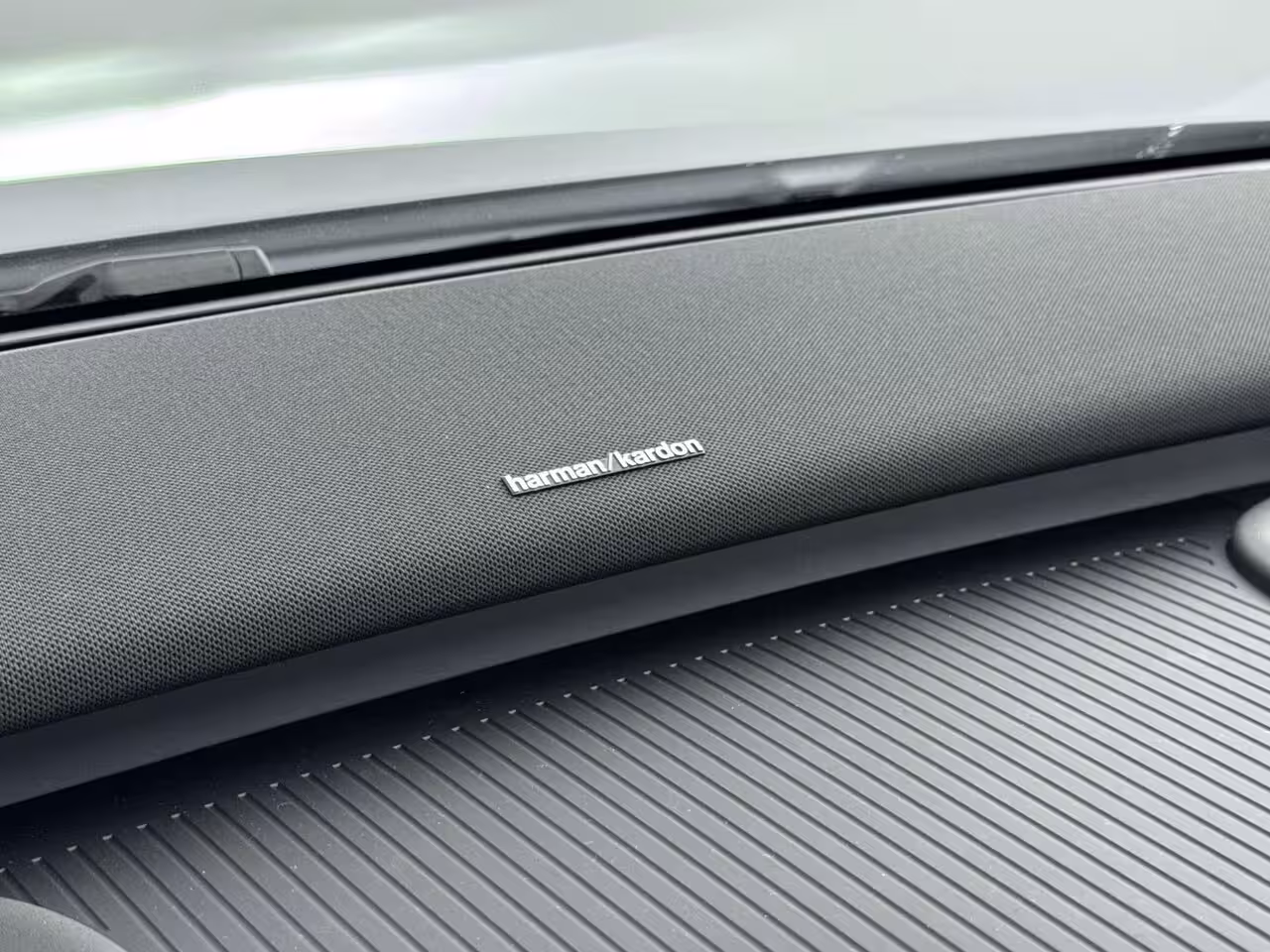 Volvo EX30 Single Motor Plus Europa 51 kWh | Stoel + Stuurverwarming | 18 inch LM Velgen | PDC + came