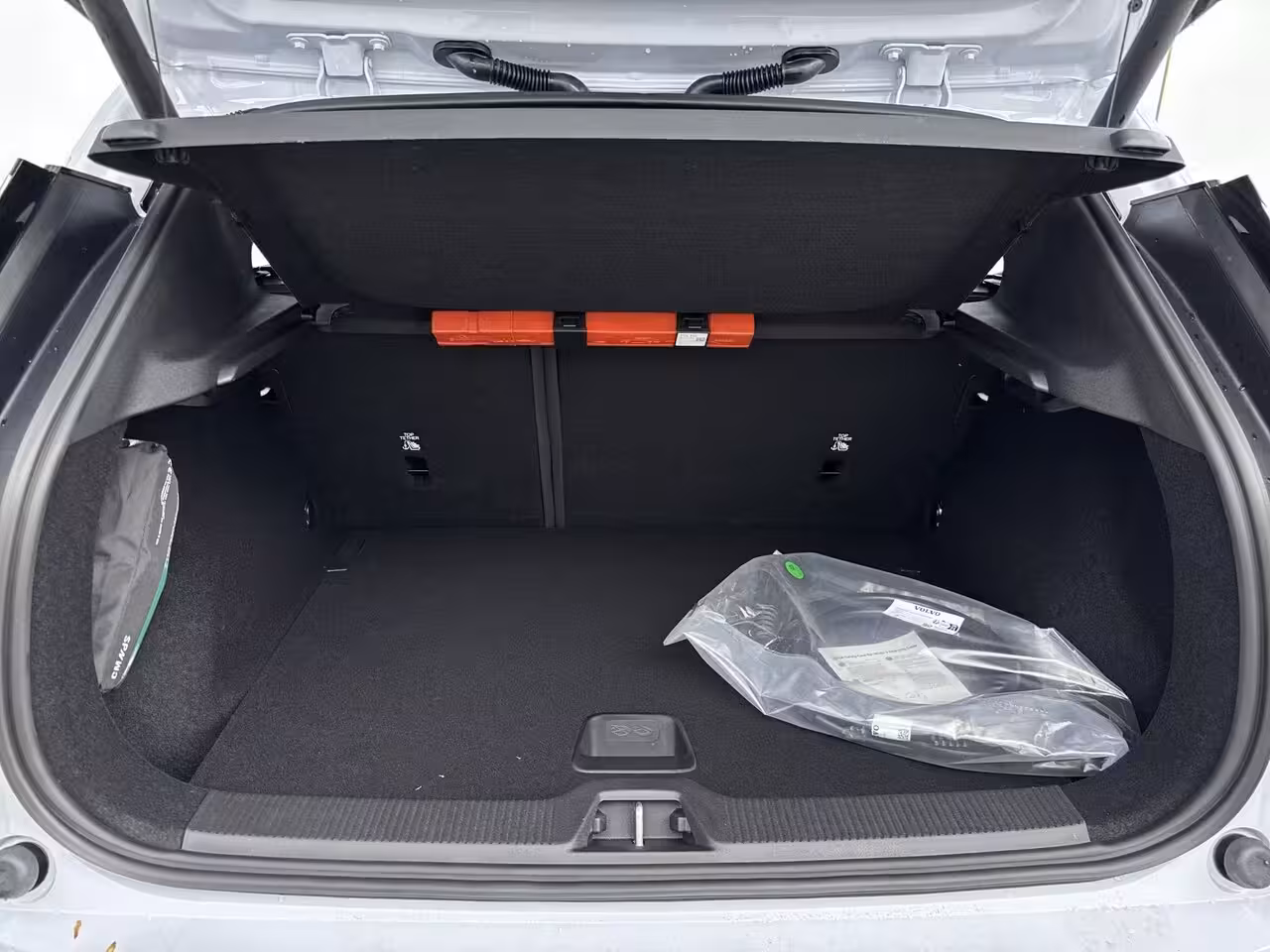 Volvo EX30 Single Motor Plus Europa 51 kWh | Stoel + Stuurverwarming | 18 inch LM Velgen | PDC + came