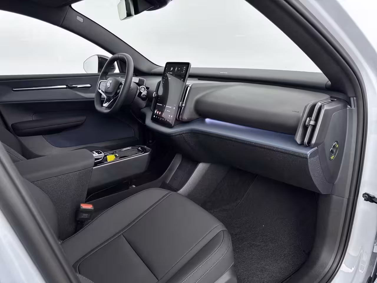 Volvo EX30 Single Motor Plus Europa 51 kWh | Stoel + Stuurverwarming | 18 inch LM Velgen | PDC + came