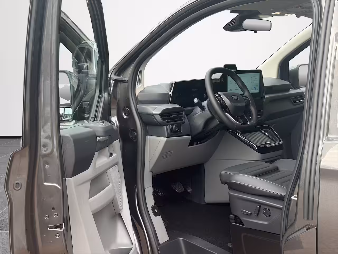 Ford Transit Custom Tourneo 340 2.5 PHEV L2H1 Titanium X 233pk | Elekt. schuifdeuren | Elekt. Trekhaak | B&O Audio | 5