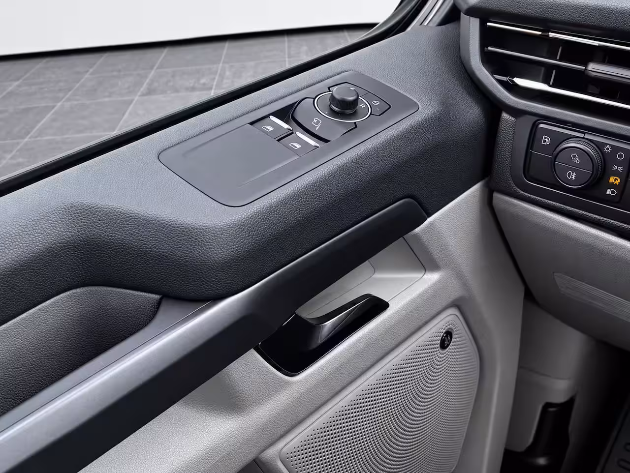 Ford Transit Custom Tourneo 340 2.5 PHEV L2H1 Titanium X 233pk | Elekt. schuifdeuren | Elekt. Trekhaak | B&O Audio | 5