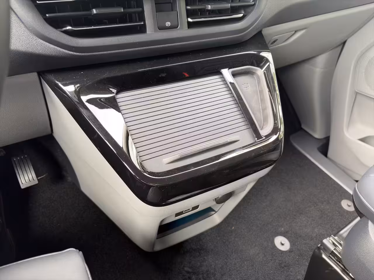 Ford Transit Custom Tourneo 340 2.5 PHEV L2H1 Titanium X 233pk | Elekt. schuifdeuren | Elekt. Trekhaak | B&O Audio | 5