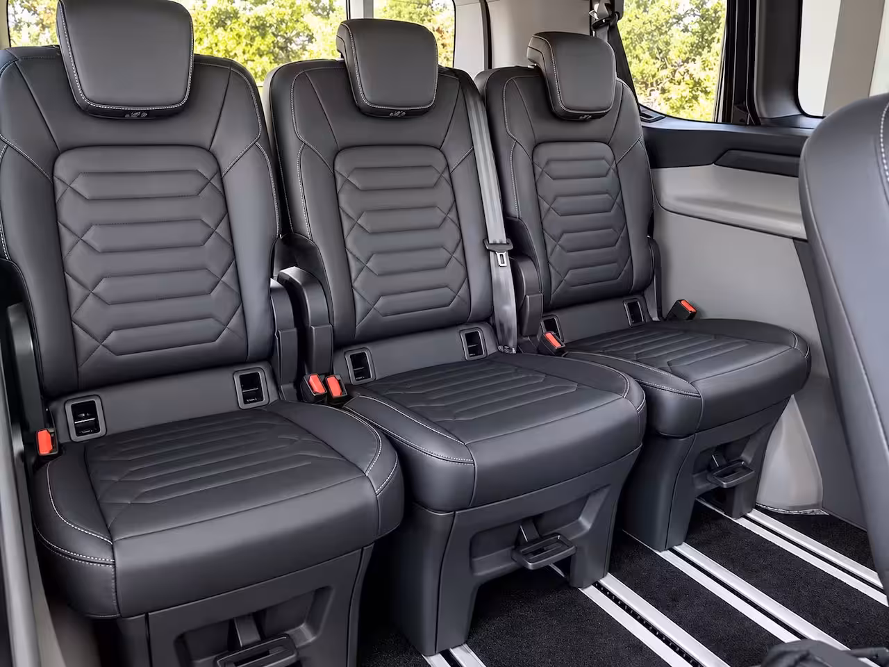Ford Transit Custom Tourneo 340 2.5 PHEV L2H1 Titanium X 233pk | Elekt. schuifdeuren | Elekt. Trekhaak | B&O Audio | 5