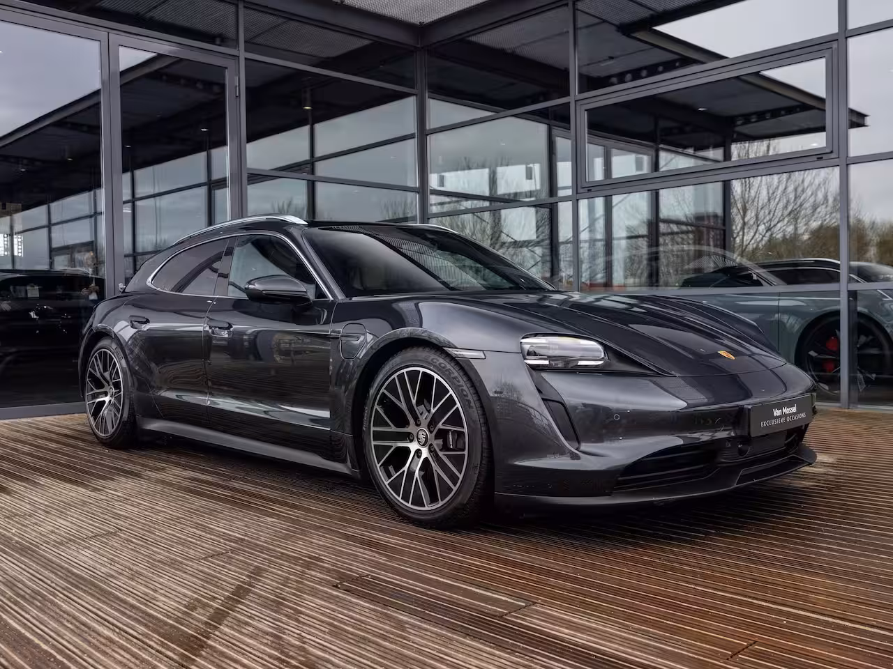 Porsche Taycan Sport Turismo 79 kWh | BOSE | PASM LUCHTVERING | PANORAMADAK | 20 INCH | ACHTERUITRIJCAMERA | WARMTEPOMP