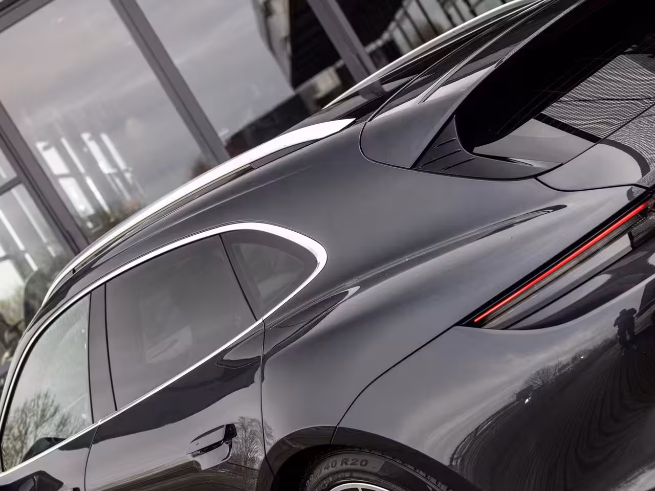 Porsche Taycan Sport Turismo 79 kWh | BOSE | PASM LUCHTVERING | PANORAMADAK | 20 INCH | ACHTERUITRIJCAMERA | WARMTEPOMP