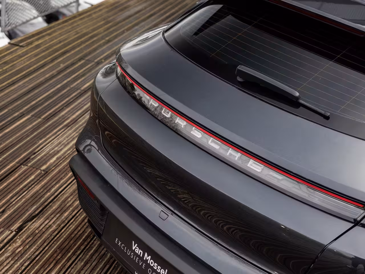 Porsche Taycan Sport Turismo 79 kWh | BOSE | PASM LUCHTVERING | PANORAMADAK | 20 INCH | ACHTERUITRIJCAMERA | WARMTEPOMP