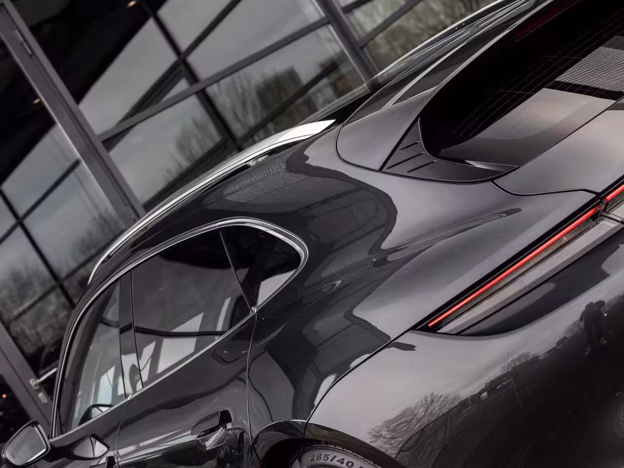 Porsche Taycan Sport Turismo 79 kWh | BOSE | PASM LUCHTVERING | PANORAMADAK | 20 INCH | ACHTERUITRIJCAMERA | WARMTEPOMP